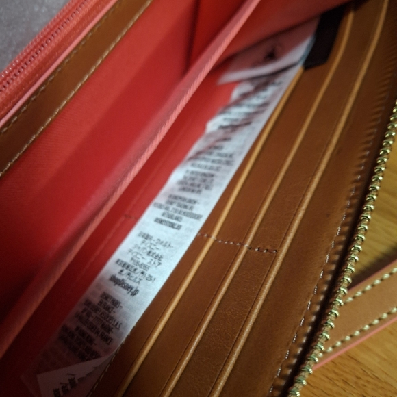 Dooney & Bourke X Disney Vacation Club 2022 Wallet / Wristlet - Picture 13 of 16